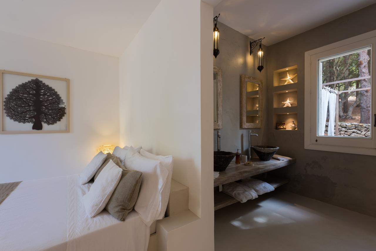 Dimora Dell'Olivastro Bed & Breakfast Фавиняна Екстериор снимка