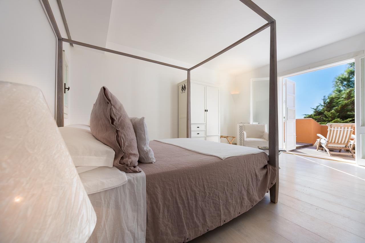 Dimora Dell'Olivastro Bed & Breakfast Фавиняна Екстериор снимка