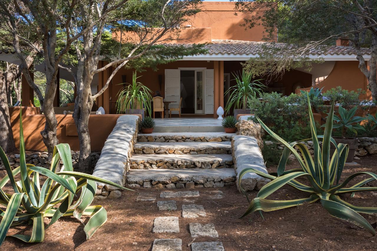 Dimora Dell'Olivastro Bed & Breakfast Фавиняна Екстериор снимка
